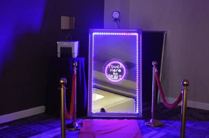 Classic Mirror Booth